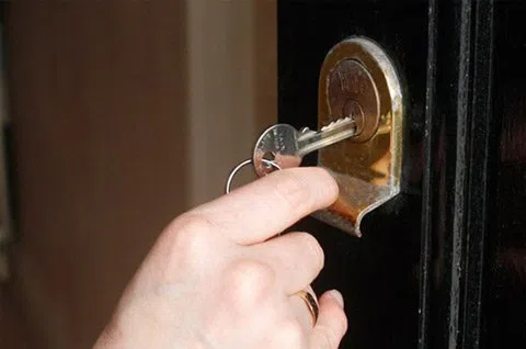 Security Locksmith Services Opa Locka, FL 305-407-3023 - 7-Door-Unlock